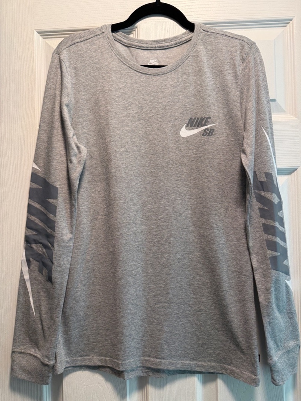 Nike SB Gray Long Sleeve Graphic Tee. Unisex
